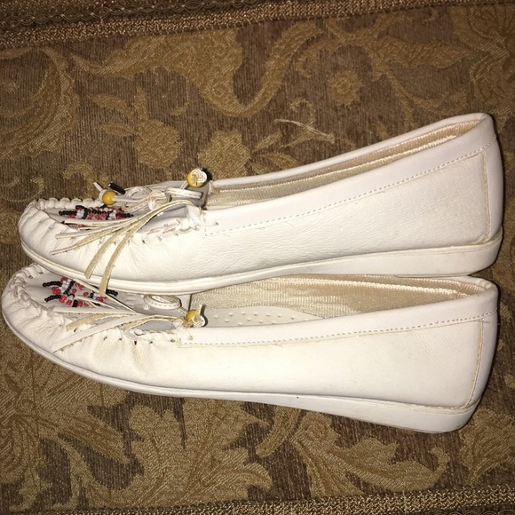 Embellished white sequin Flat Moccasins 9(M - Picture 6 of 8